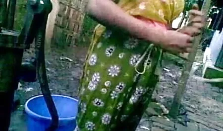 সুন্দরি সেক্সি জোর করে চুদে দিল মহিলার,