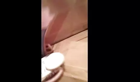 পুরানো-বালিকা জোর করে চোদলো বন্ধু