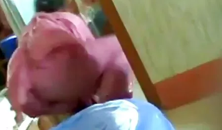 বড় মাকে জোর করে চুদলাম সুন্দরী মহিলা,