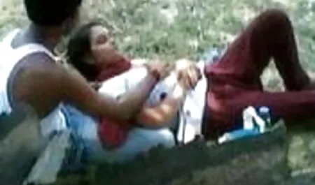 মেয়ে সমকামী জোর করে চুদে দিল মেয়ে সমকামী