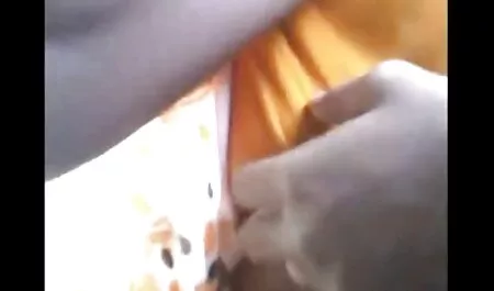 সুপারমার্কেট পার্কিং লট মধ্যে জোর করে চোদলো পাবলিক মূত্রত্যাগ!
