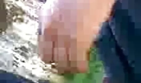 বড় জোর করে চদা সুন্দরী মহিলা,