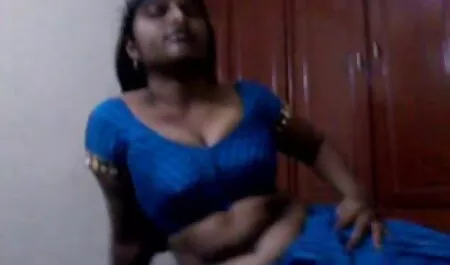 গুদ জোর করে চুদাচুদি ভিডিও মেয়ে সমকামী লেহন