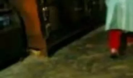 রাশিয়ান মম লাল চুলের জোর করে চোদে