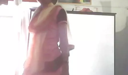 বাঁড়ার জোর করে চুদে দিল রস খাবার অপেশাদার হাতের কাজ