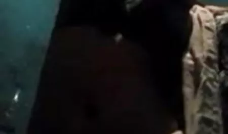 হাতের জোর করে চুদা চুদি কাজ, বাঁড়ার রস খাবার
