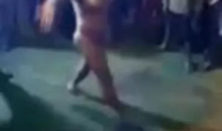 বড় সুন্দরী জোর করে চোদার ভিডিও মহিলা