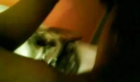 ম্যাকুইন স্বর্ণকেশী সুন্দরী বালিকা মুখগত জোর চোদা