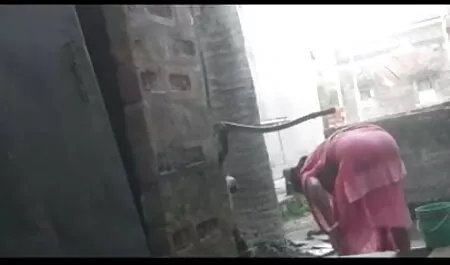 স্বামী মাকে জোর করে চোদা ও স্ত্রী