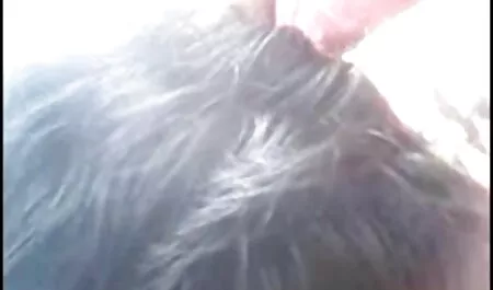 বড় সুন্দরী মহিলা জোর করে চোদে