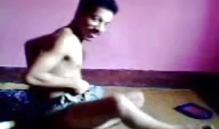 বাঁড়ার জোর করে চুদাচুদি ভিডিও রস খাবার