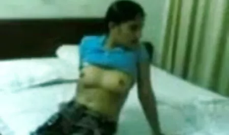মাই এর মেয়ে সমকামী খাওয়ারত গুদ জোর করে চোদার ভিডিও