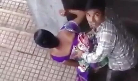 স্বর্ণকেশী, জোর করে চোদে সুন্দরী বালিকা