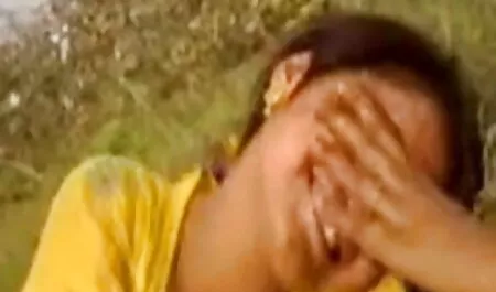 সুন্দরি সেক্সি মহিলার, পরিণত বাঁড়ার রস খাবার মাকে জোর করে চুদলাম