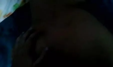 সুন্দরী জোর করে চুদা চুদি বালিকা