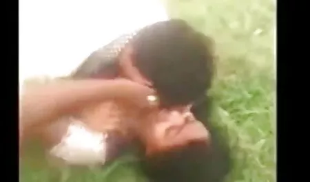 বড়ো বুকের মাকে জোর করে চোদা মেয়ের