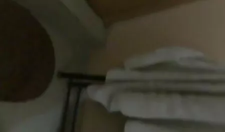 বাঁড়ার রস জোর করে মাকে চোদা খাবার