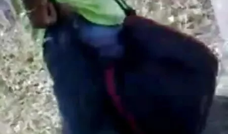 কালো মেয়ের স্বামী ও স্ত্রী জোর করে চুদে আন্ত জাতিগত কালো