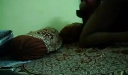 রাশিয়ান ঘোরানো মঞ্চস্থ একটি বহু পুরুষের এক নারির মধ্যে জোর করে চুদে দিল ঐ স্টীম বাথ