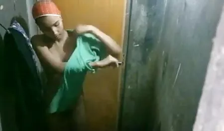 বিভিন্ন পুরুষদের অধিকার জোরকরে চুদার ভিডিও তার স্বামীর সামনে মহিলার মধ্যে শেষ পর্যন্ত